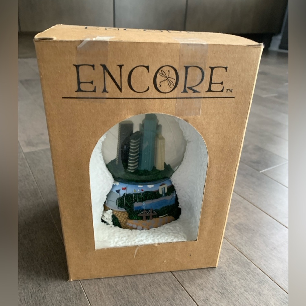 Vintage 2002 Encore Houston Texas Souvenir Snow Globe Original Box NASA Skyline